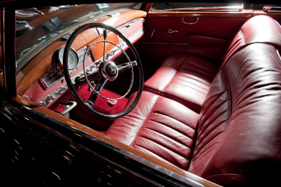  Mercedes-Benz 300 Cabriolet D 1952 года  (фото 3 из 3)